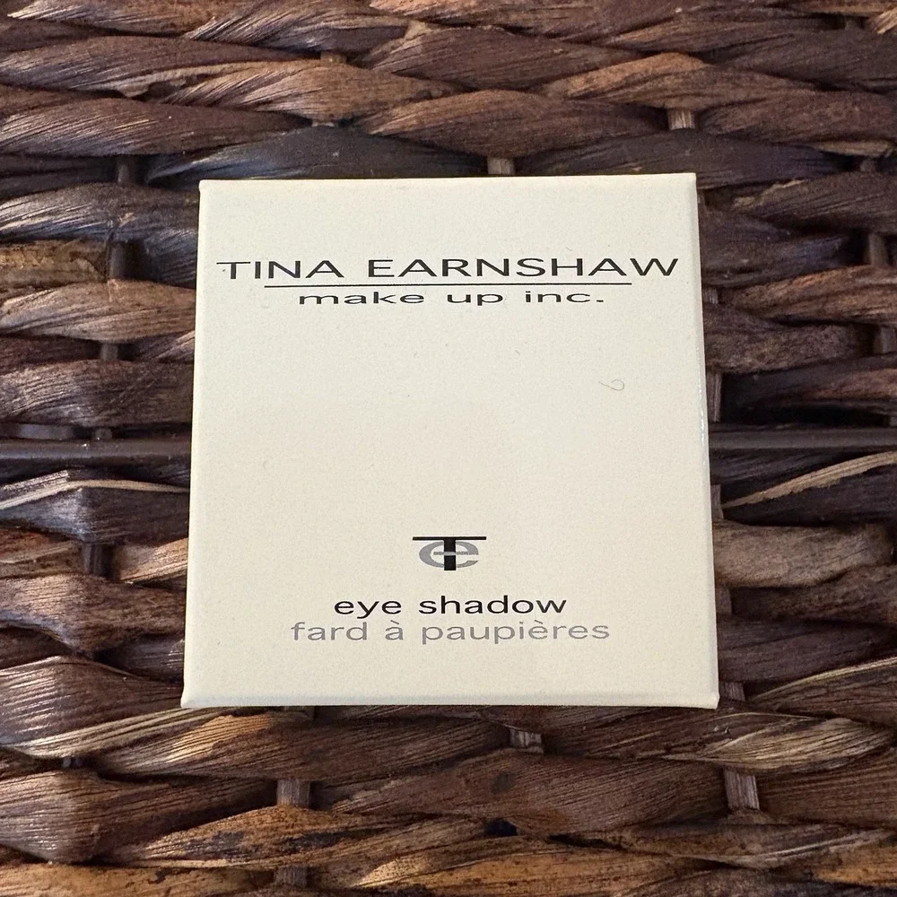 Arisan By Tina Earnshaw Makeup Inc., Cosmetics Shade Fawn Eyeshadow